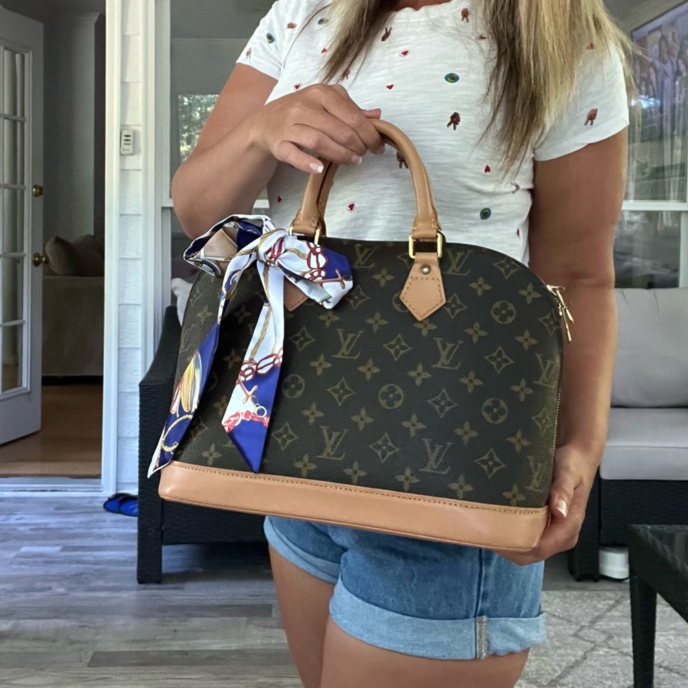 Authentic Louis Vuitton Alma PM tote handbag purse vintage tan vachetta